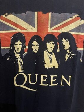 Queen Medium Shirt